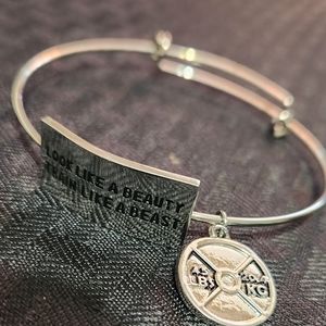Charm Bangle weight lifting